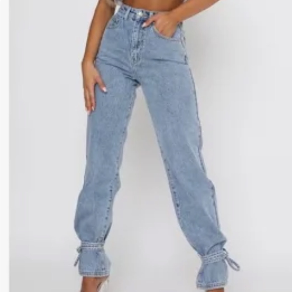 White fox tie jeans 💙